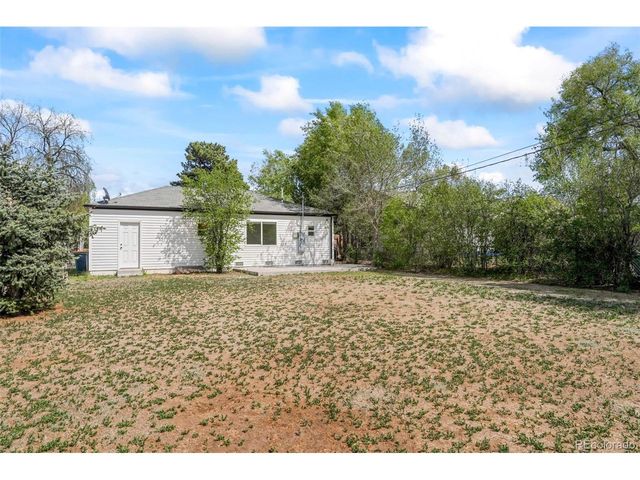 1213 Jamaica St, Aurora, CO 80010