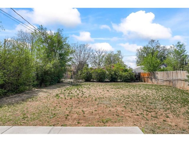 1213 Jamaica St, Aurora, CO 80010