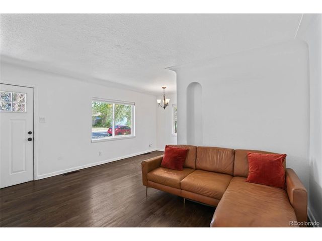 1213 Jamaica St, Aurora, CO 80010