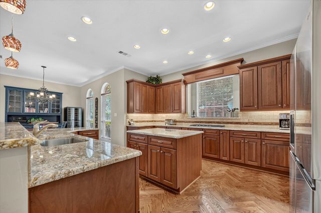 4827 Sandestin Drive, Dallas, TX 75287