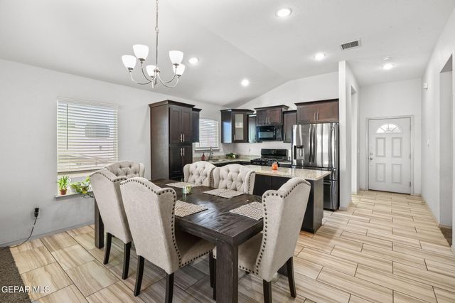 809 Coyote Melon Drive, Socorro, TX 79927