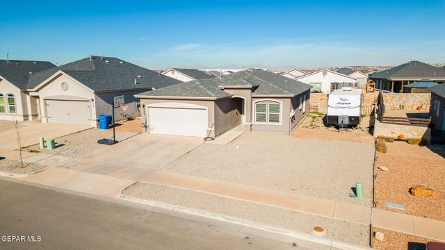 809 Coyote Melon Drive, Socorro, TX 79927