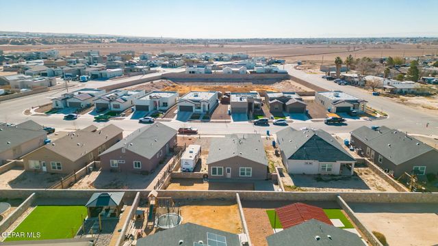 809 Coyote Melon Drive, Socorro, TX 79927