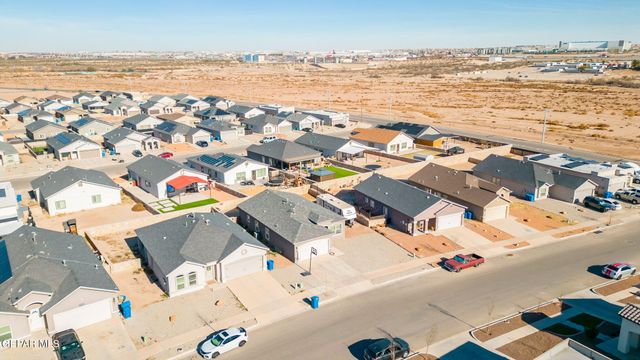 809 Coyote Melon Drive, Socorro, TX 79927