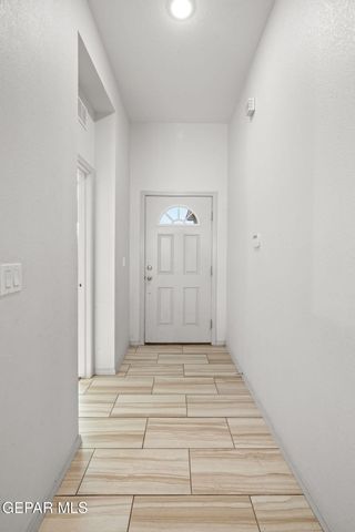 809 Coyote Melon Drive, Socorro, TX 79927