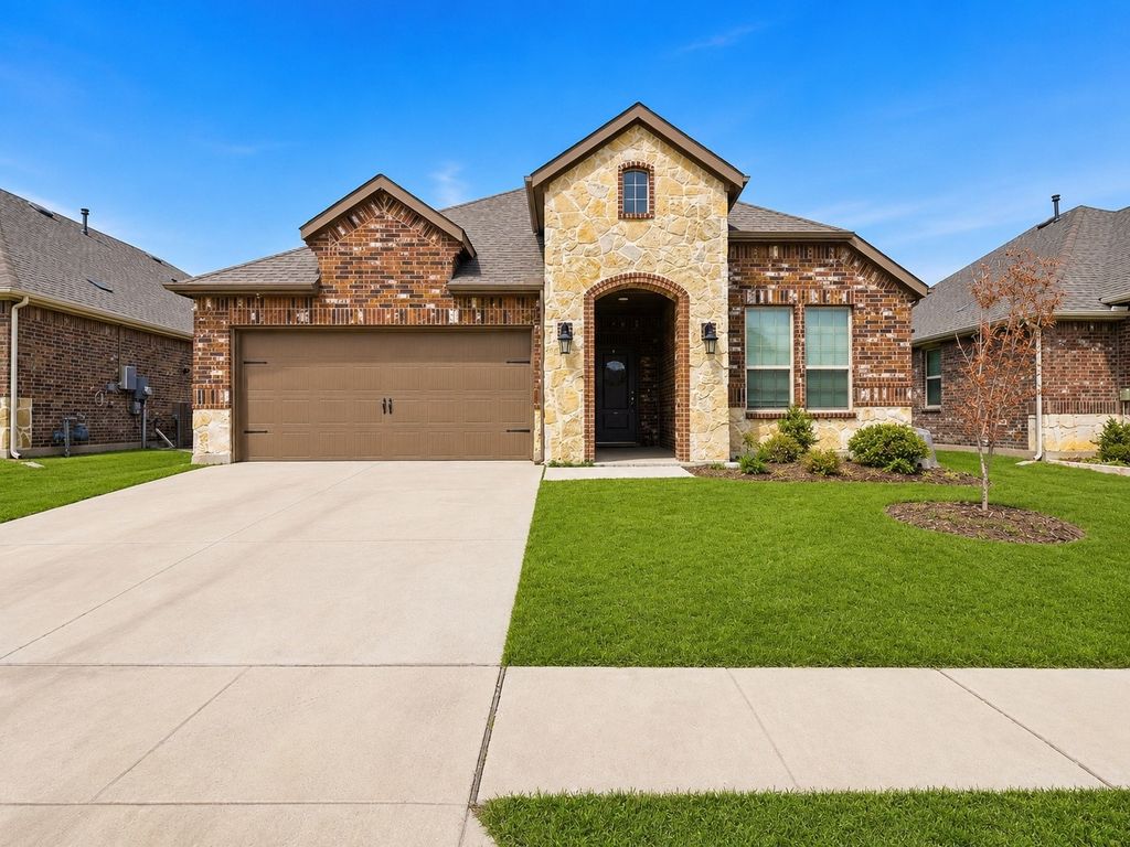 10407 Twisting Springs Drive, Aubrey, TX 76227