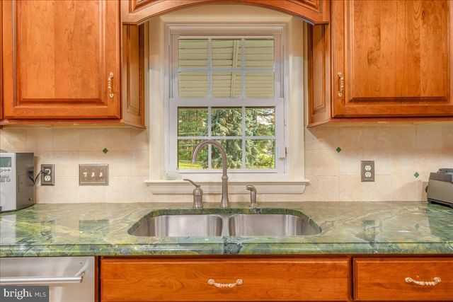 19022 CHERRY TREE DR, Hagerstown, MD 21742