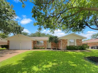 513 Crest Ridge Drive, Lakeside, TX 76108