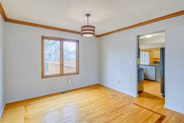 2705 71st Street, Urbandale, IA 50322