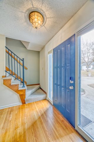 2705 71st Street, Urbandale, IA 50322