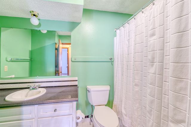 2705 71st Street, Urbandale, IA 50322