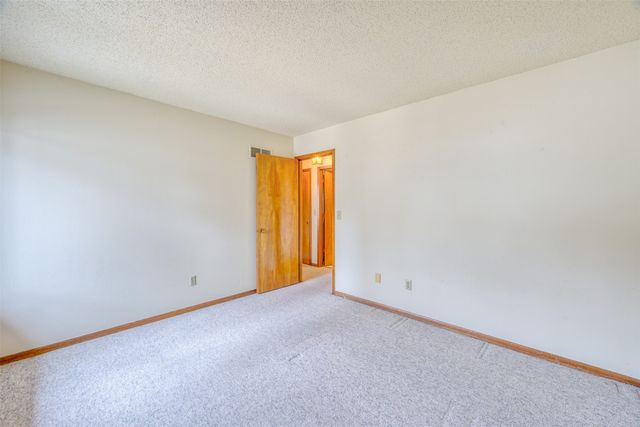 2705 71st Street, Urbandale, IA 50322