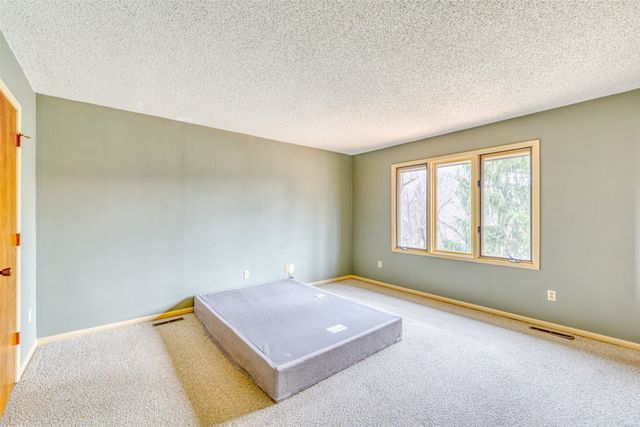 2705 71st Street, Urbandale, IA 50322