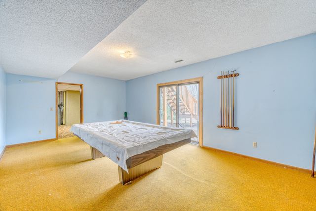 2705 71st Street, Urbandale, IA 50322