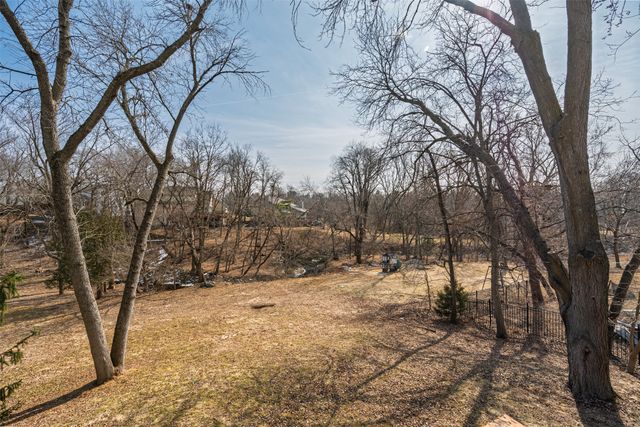 2705 71st Street, Urbandale, IA 50322