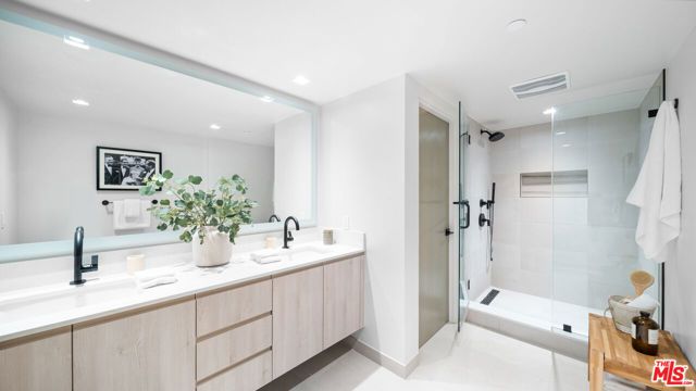 153 San Vicente Boulevard PH 4H, Santa Monica, CA 90402