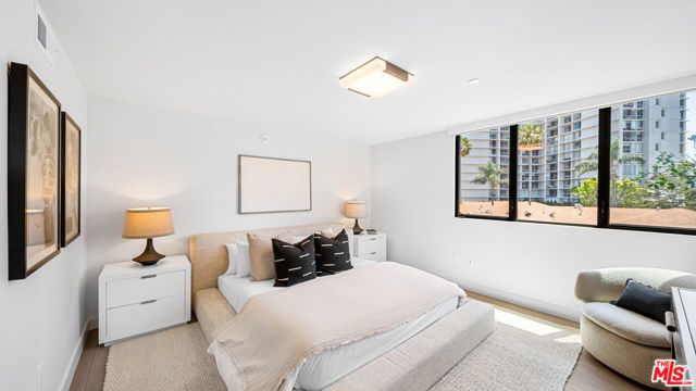 153 San Vicente Boulevard PH 4H, Santa Monica, CA 90402