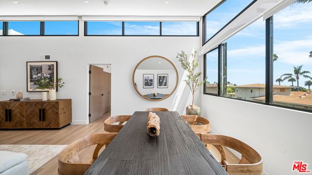 153 San Vicente Boulevard PH 4H, Santa Monica, CA 90402