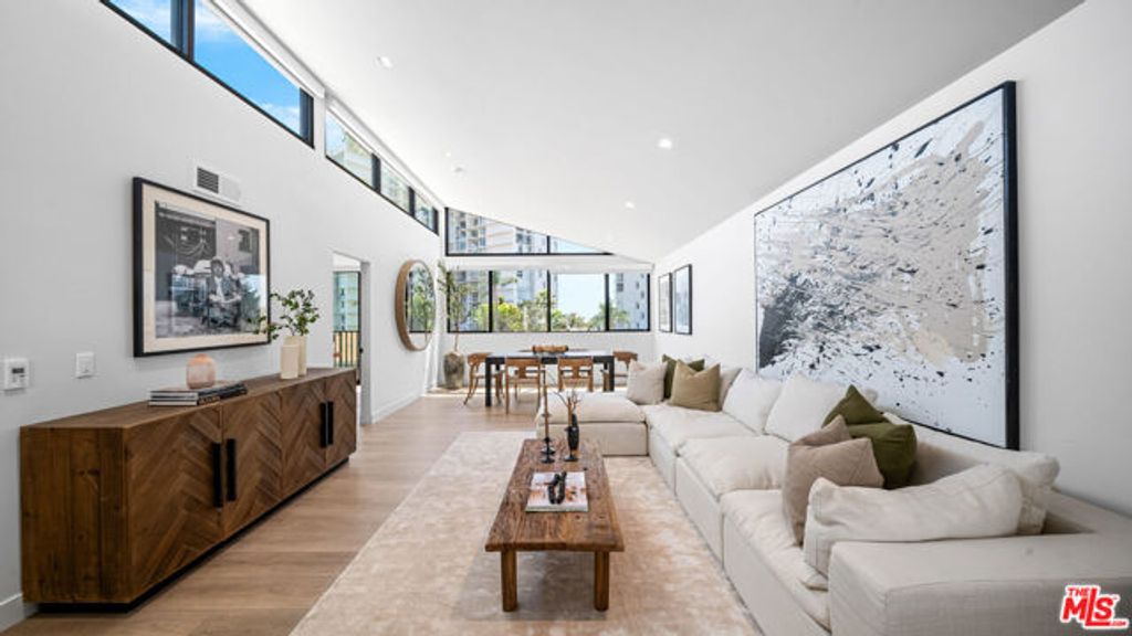 153 San Vicente Boulevard PH 4H, Santa Monica, CA 90402