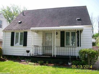 8076 Standard Avenue, Center Line, MI 48015