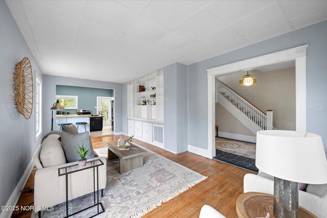 3304 Island Avenue, Toledo, OH 43614