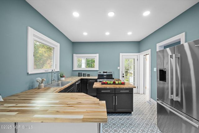 3304 Island Avenue, Toledo, OH 43614