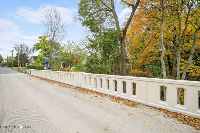 3304 Island Avenue, Toledo, OH 43614