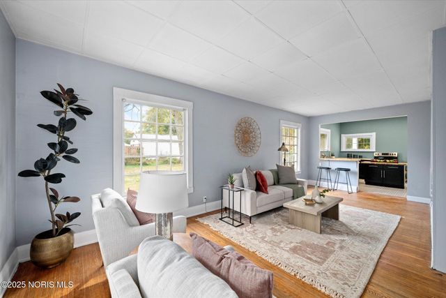 3304 Island Avenue, Toledo, OH 43614