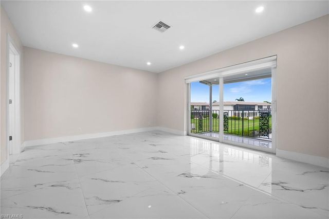 105 Harrison RD 4, Naples, FL 34112
