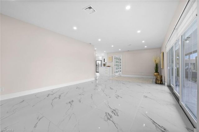 105 Harrison RD 4, Naples, FL 34112