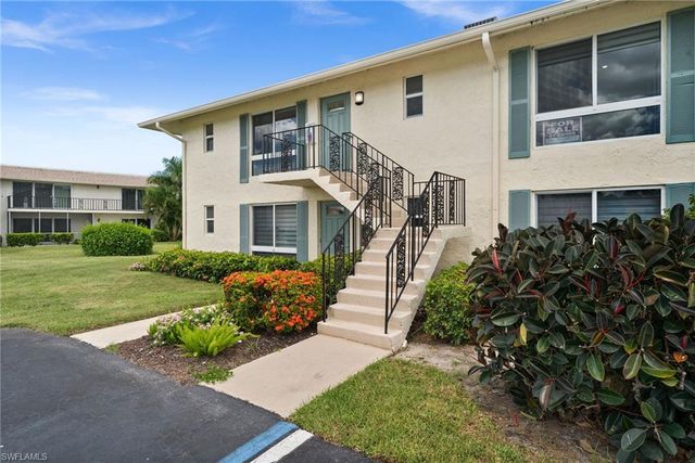 105 Harrison RD 4, Naples, FL 34112