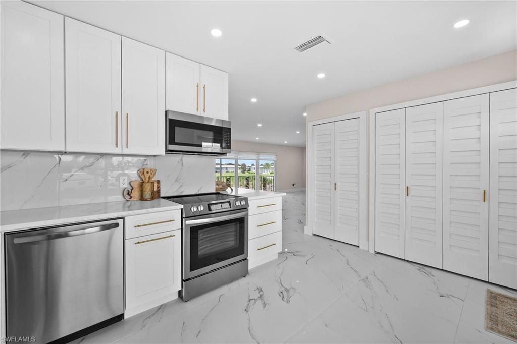 105 Harrison RD 4, NAPLES, FL 34112 — photo 2