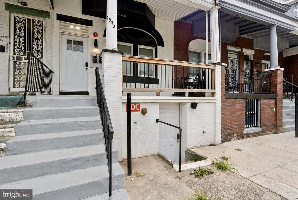 2932 W OXFORD ST, Philadelphia, PA 19121