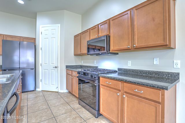 5460 W Thornscrub Road, Marana, AZ 85658