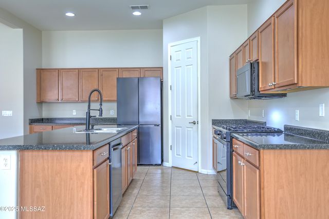 5460 W Thornscrub Road, Marana, AZ 85658