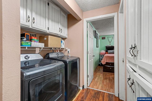 4713 Herrin Dr NE, Salem, OR 97305