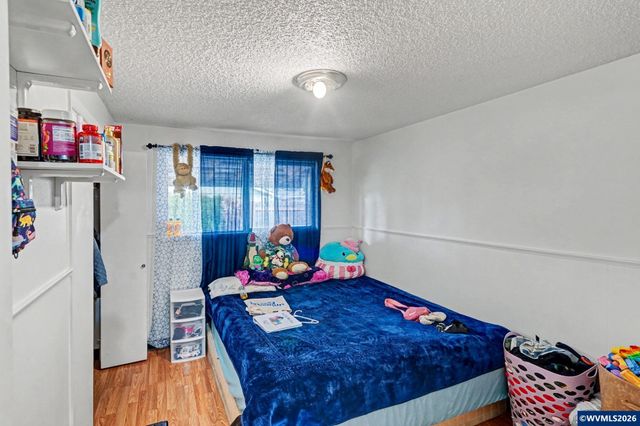 4713 Herrin Dr NE, Salem, OR 97305