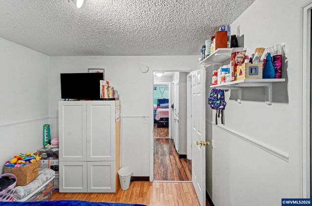 4713 Herrin Dr NE, Salem, OR 97305