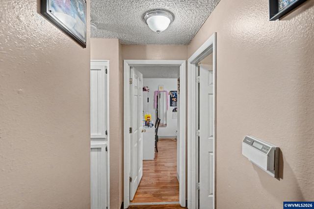 4713 Herrin Dr NE, Salem, OR 97305