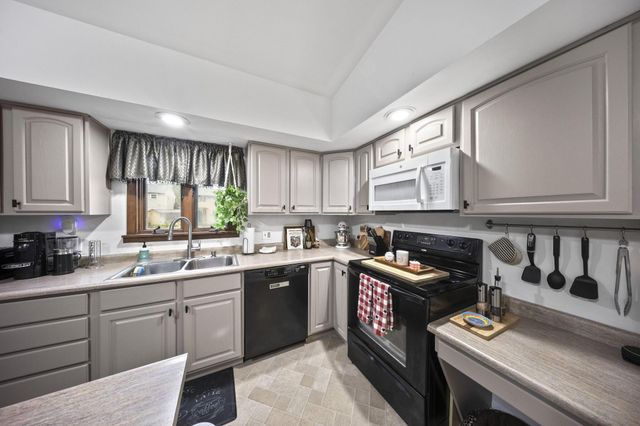 5769 Sandalwood Boulevard, Columbus, OH 43229
