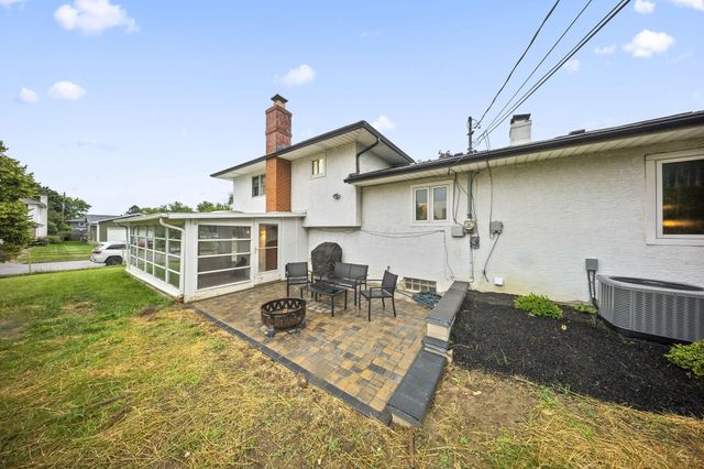 5769 Sandalwood Boulevard, Columbus, OH 43229