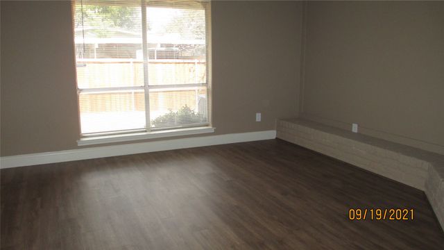 13433 Blossomheath Lane, Dallas, TX 75240
