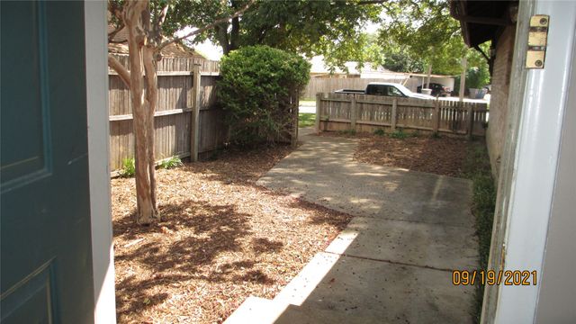 13433 Blossomheath Lane, Dallas, TX 75240