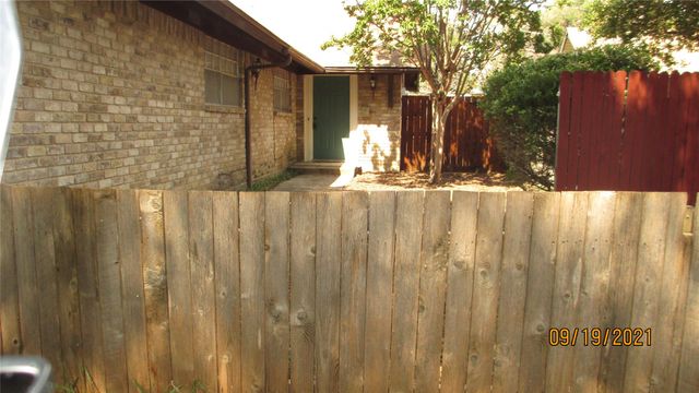 13433 Blossomheath Lane, Dallas, TX 75240