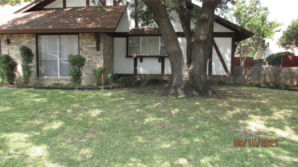 13433 Blossomheath Lane, Dallas, TX 75240