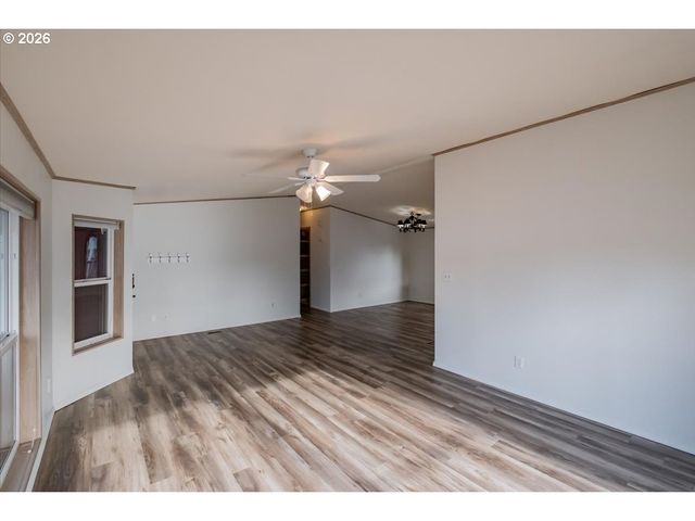 835 Se 1ST Ave, Canby, OR 97013