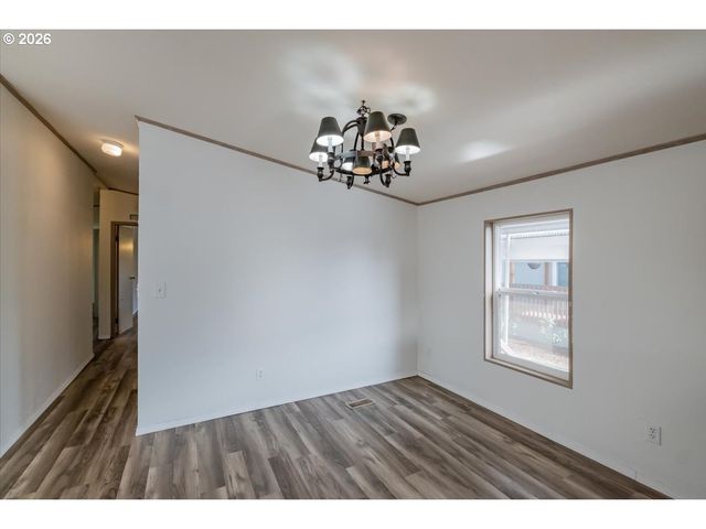 835 Se 1ST Ave, Canby, OR 97013