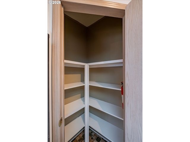 835 Se 1ST Ave, Canby, OR 97013