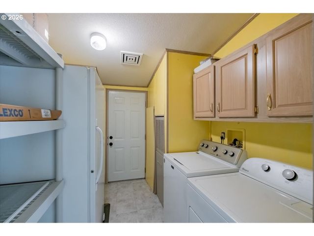 835 Se 1ST Ave, Canby, OR 97013