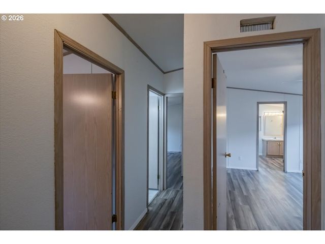 835 Se 1ST Ave, Canby, OR 97013